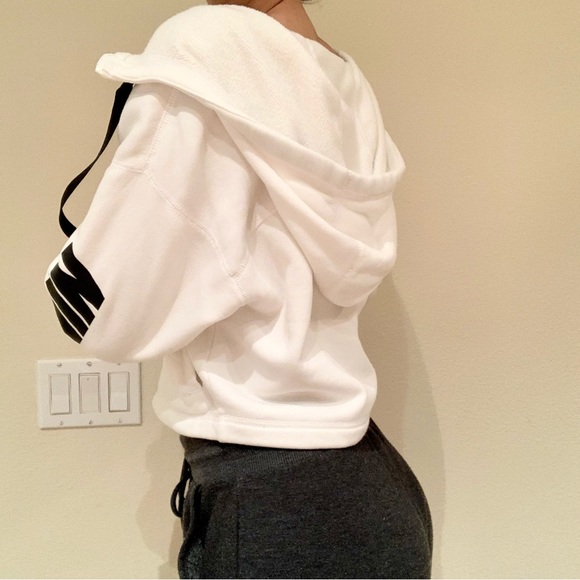 ✨ NIKE AIR FULL ZIP CROP HOODIE ✨ - Picture 7 of 7